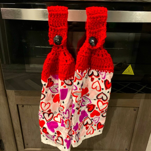 Handmade Holiday Themed Hand-towel Decor - Picture 2 of 4